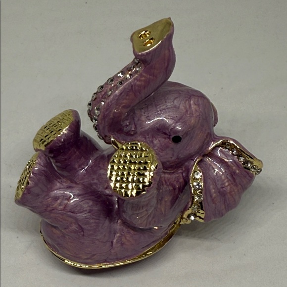 Rare Lilac Purple and Golden rhinestone Elephant secret stash trinket box - Picture 6 of 16